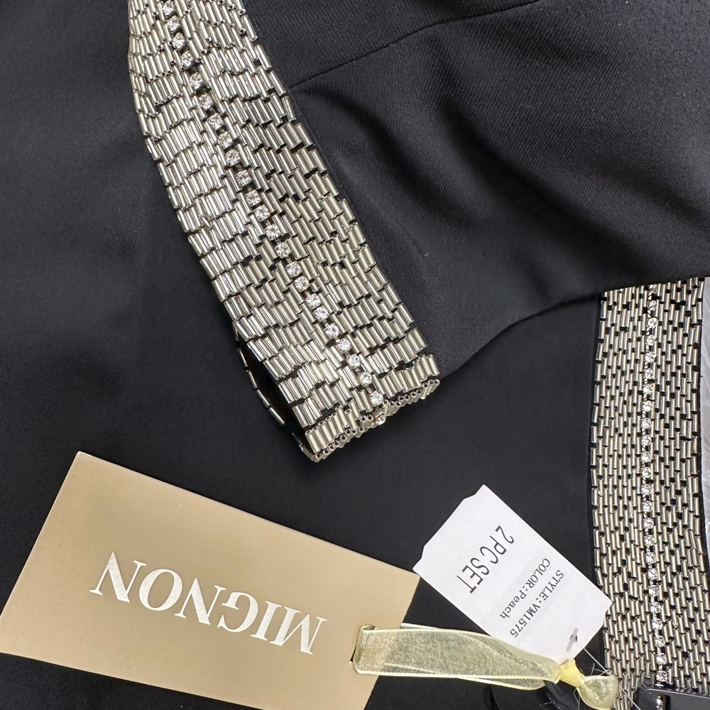 Women top and skirt with the glass beads